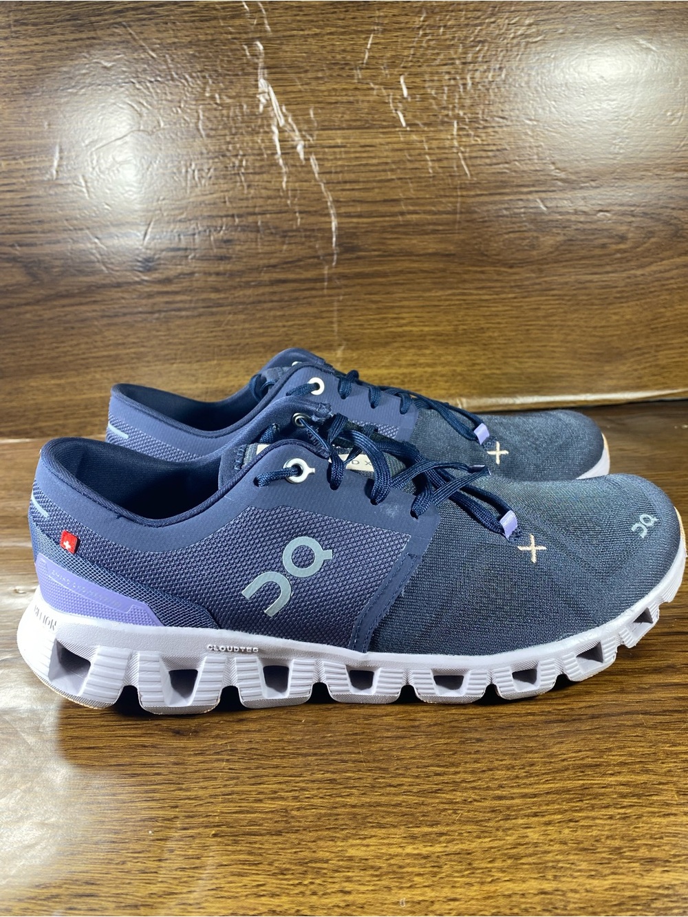 On Cloud x women’s shoes  size 9